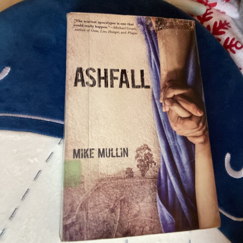 Ashfall by Mike Mullin, Paperback | Pangobooks