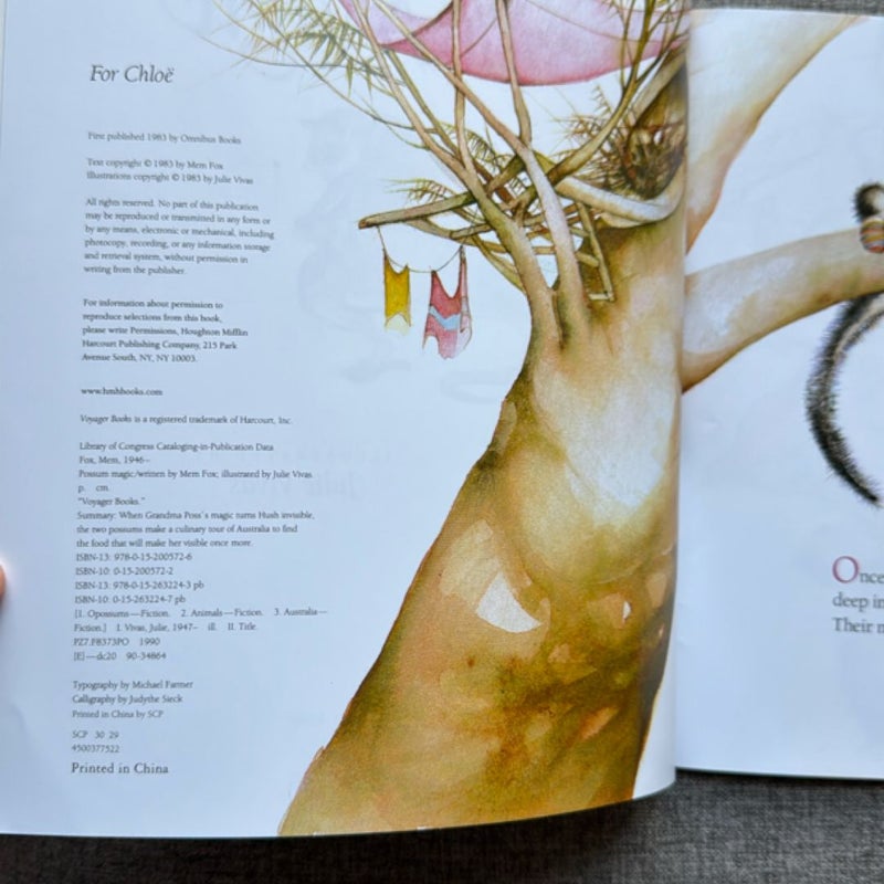 Possum Magic by Mem Fox; Julie Vivas (Illustrator)