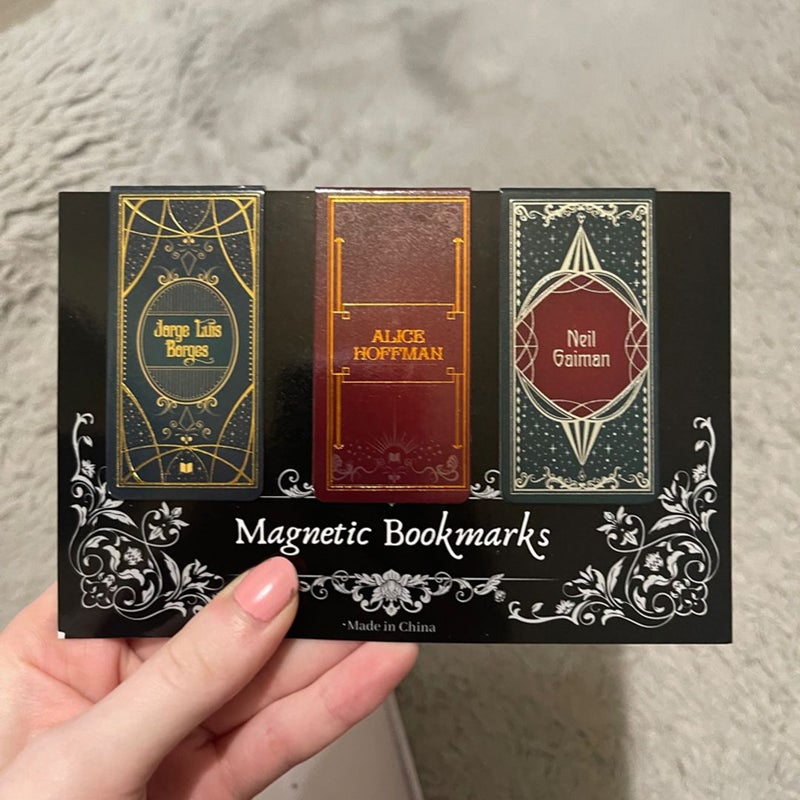 Magnetic Bookmark Set - OwlCrate