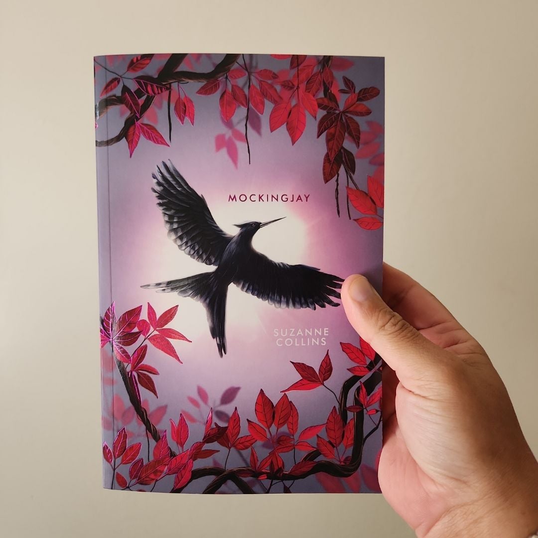 Mockingjay: Deluxe Edition (the Hunger Games, Book Three)