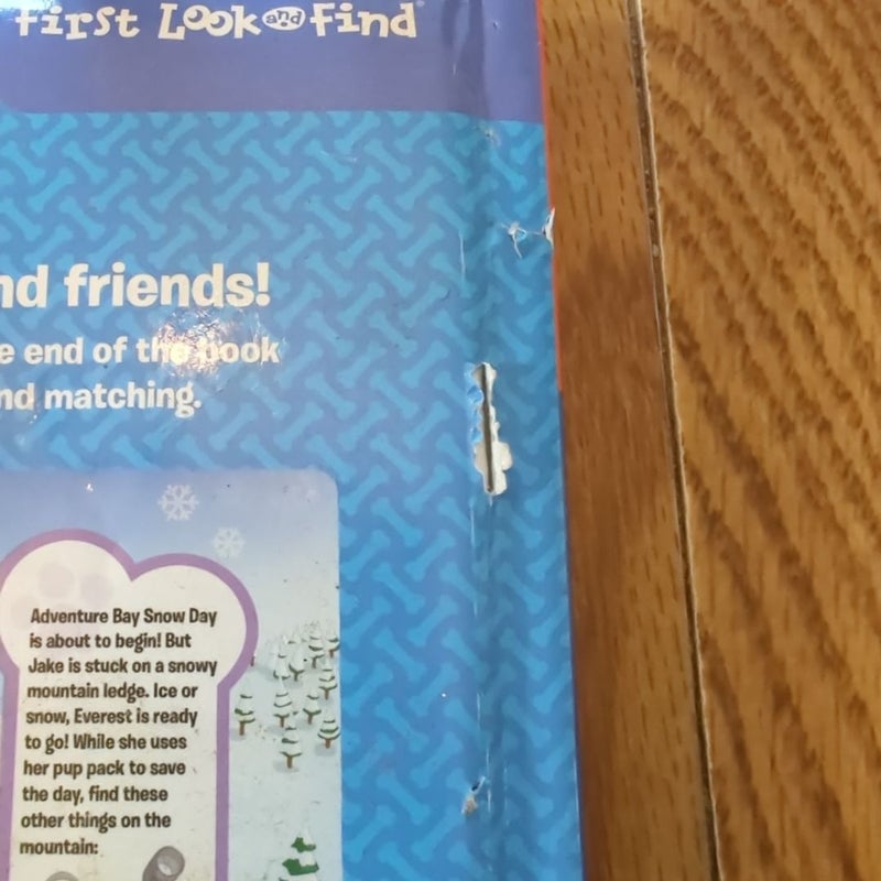 Nickelodeon PAW Patrol: First Look and Find