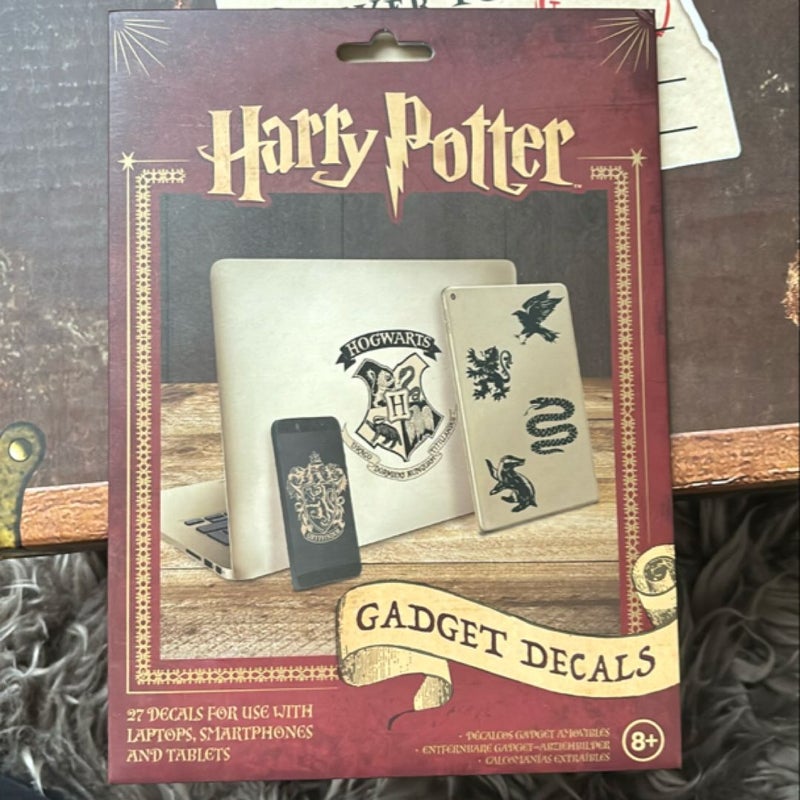 Harry Potter hardcover collectible boxed set trunk + STICKERS