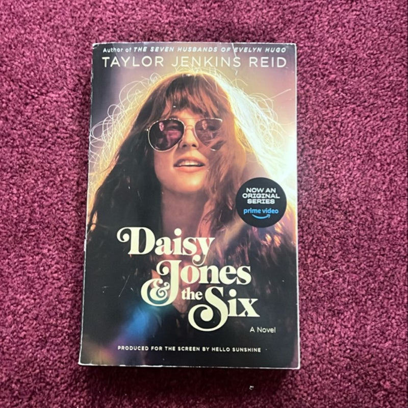 Daisy Jones and the Six (TV Tie-In Edition)