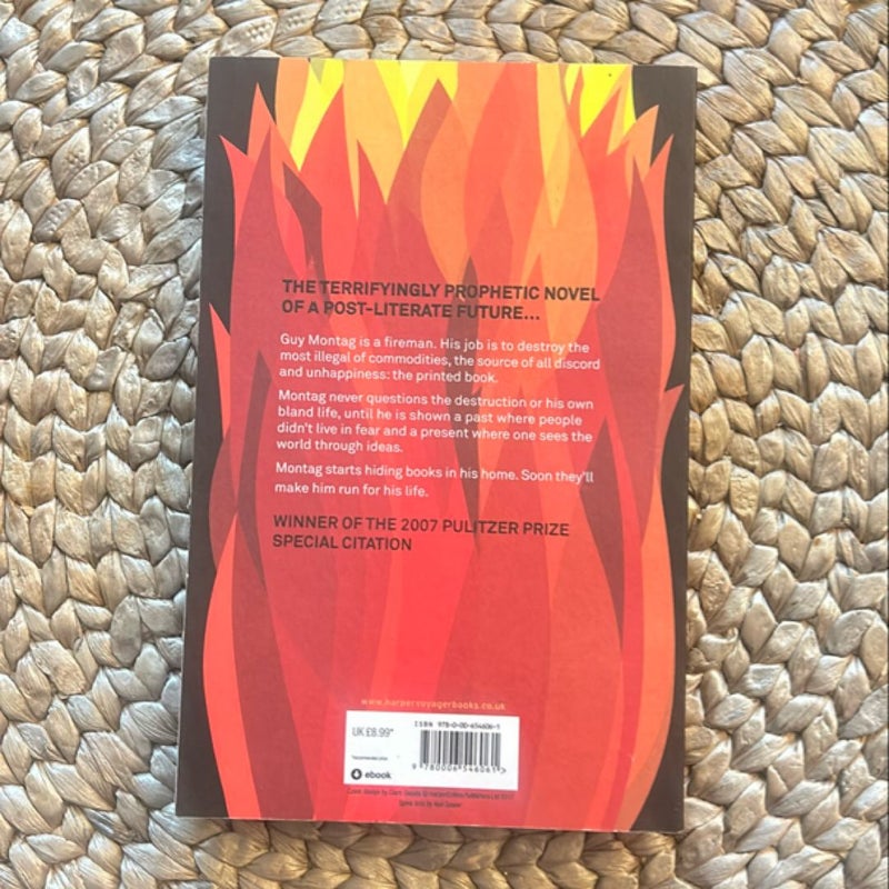 Fahrenheit 451 (2008 Edition: 🔥 cover with Obama quote)