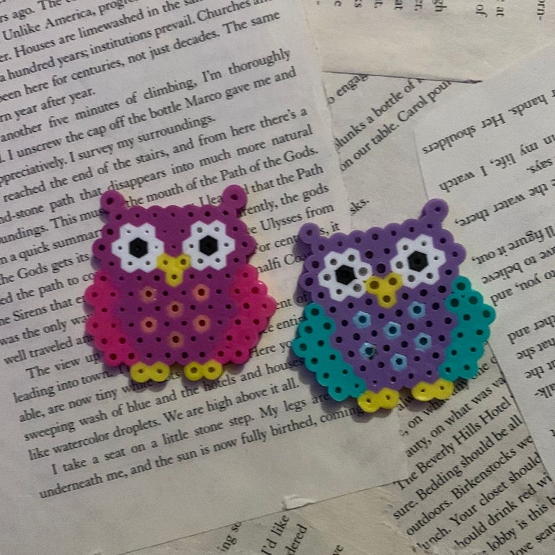 Owl figurines (PLEASE BUY WITH A BOOK)