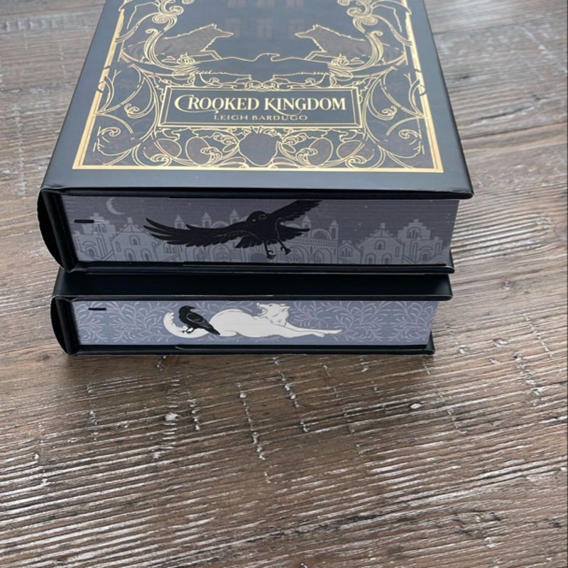 【Owlcrate】Six of Crows & Crooked Kingdom Owlcrate Six of Crows finally arrived!! : r/fairyloot