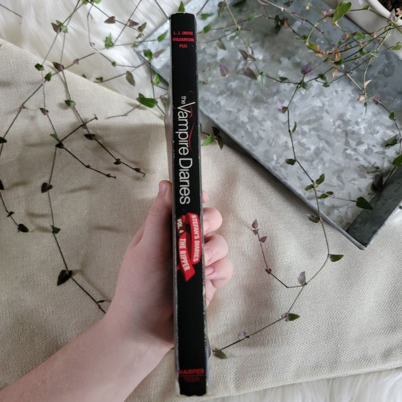 The Vampire Diaries: Stefan's Diaries #4: the Ripper