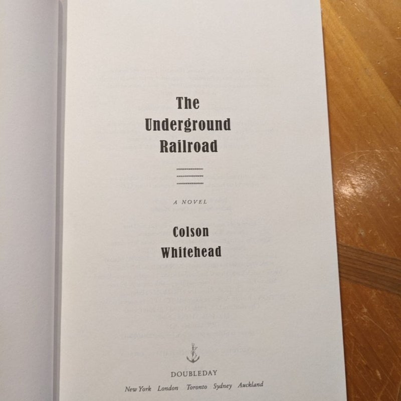 The Underground Railroad (Pulitzer Prize Winner) (National Book Award Winner) (Oprah's Book Club)