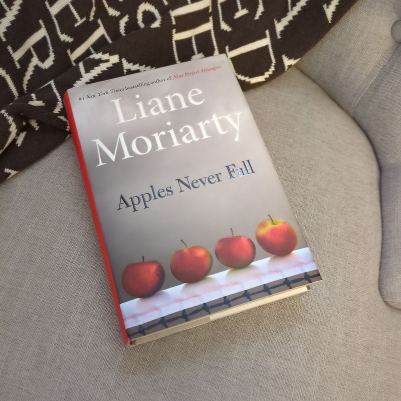 Apples Never Fall