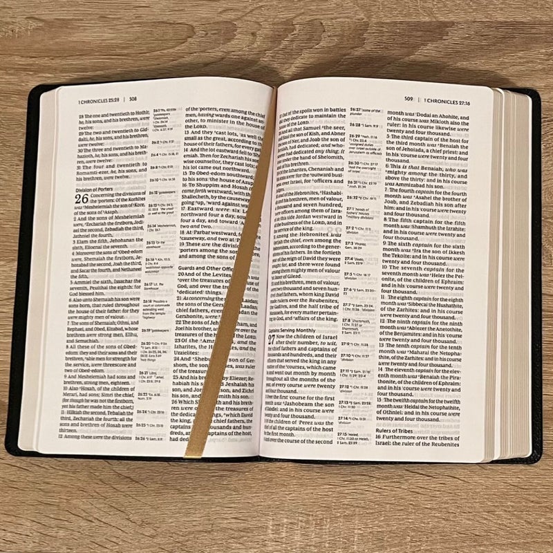 KJV Holy Bible with 73,000 Center-Column Cross References, Black Genuine Leather, Red Letter, Comfort Print