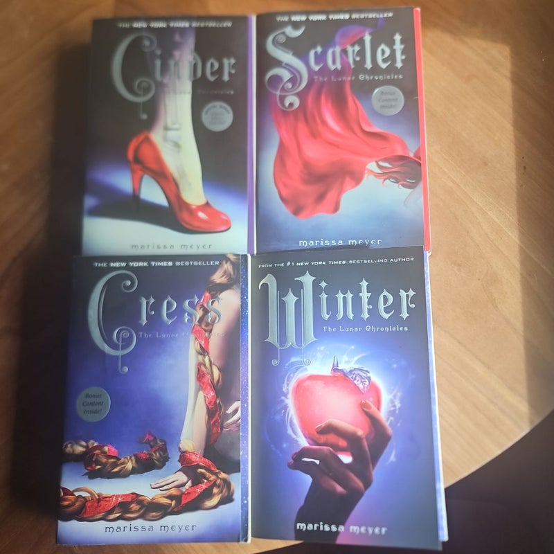 The Lunar Chronicles bundle Cinder, Scarlet, Cress, Winter 