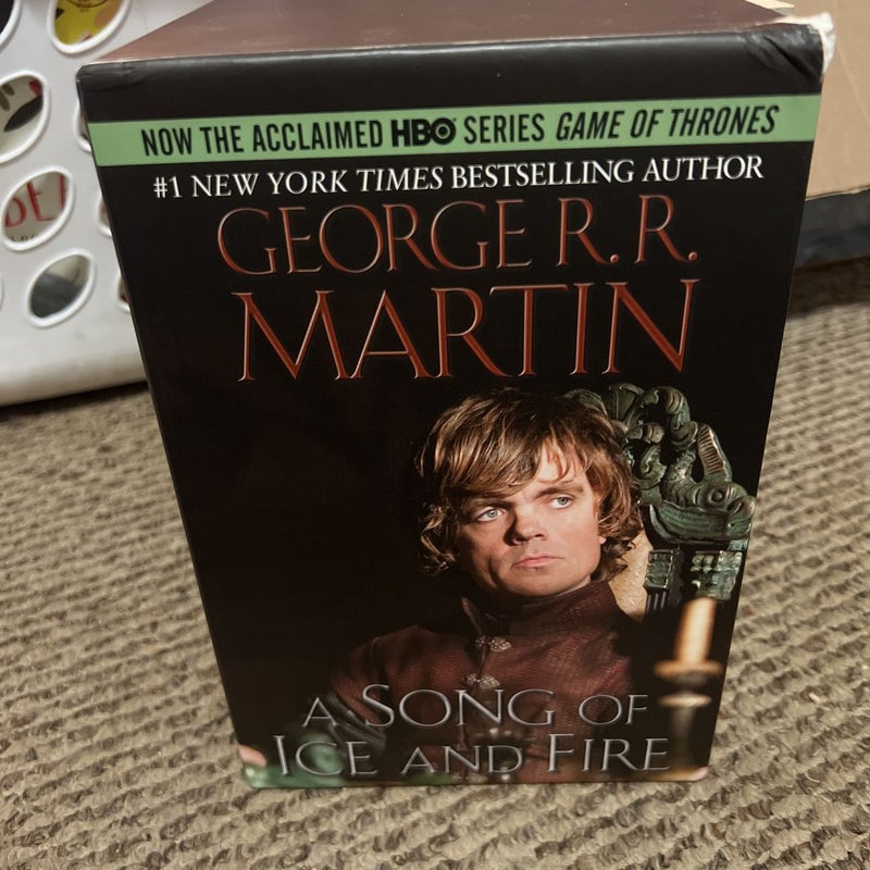 George R. R. Martin's a Game of Thrones 5-Book Boxed Set (Song of Ice and Fire Series)