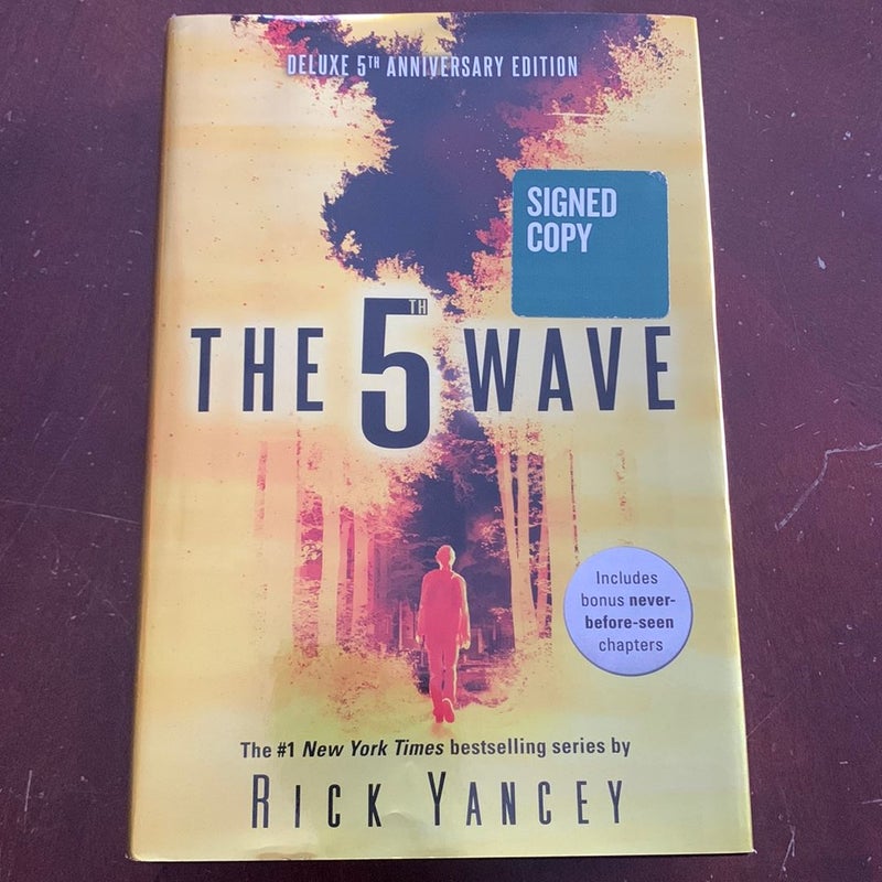 The 5th Wave (Signed Copy)