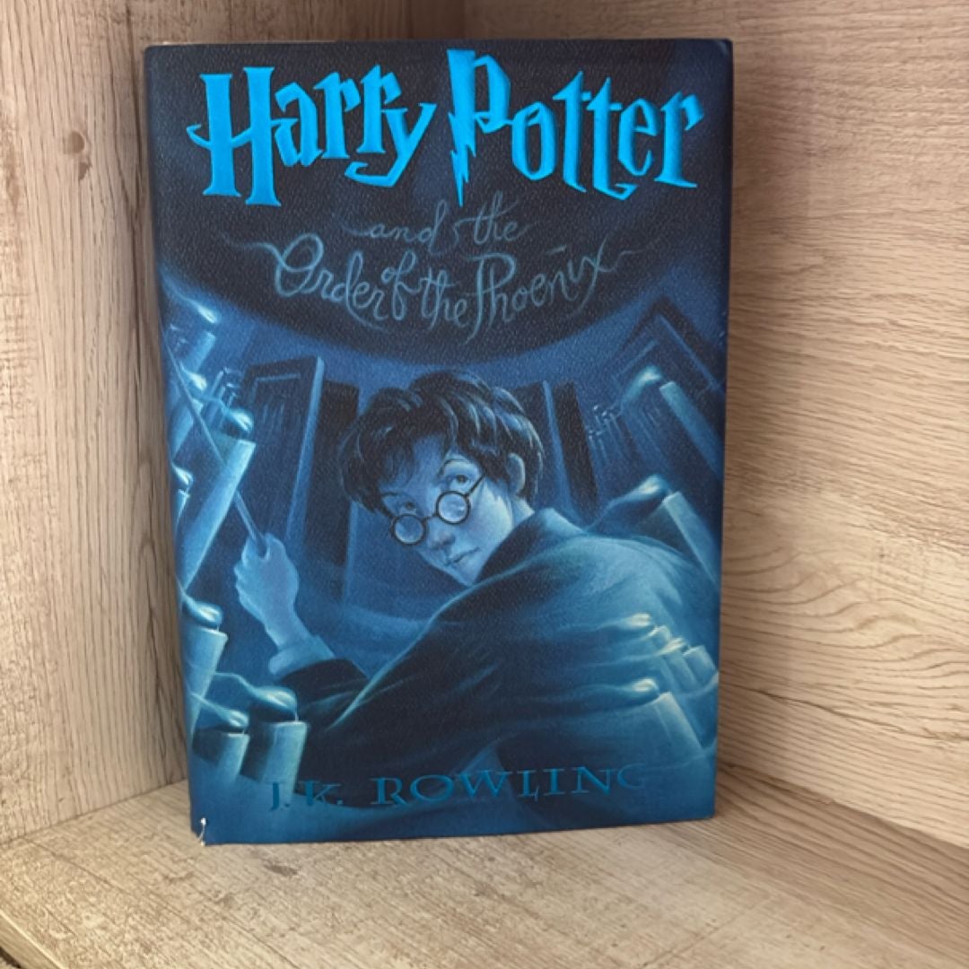 Harry Potter and the Order of the Phoenix (Harry Potter, Book 5)