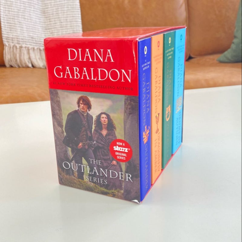 Outlander 4-Copy Boxed Set