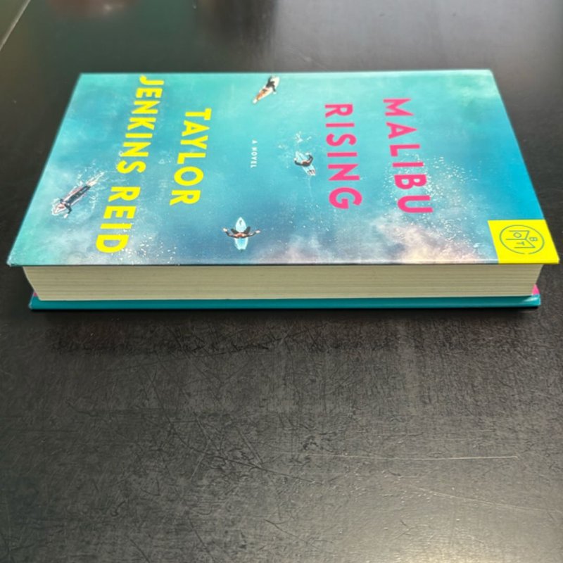 Malibu Rising by Taylor Jenkins Reid, Hardcover | Pangobooks