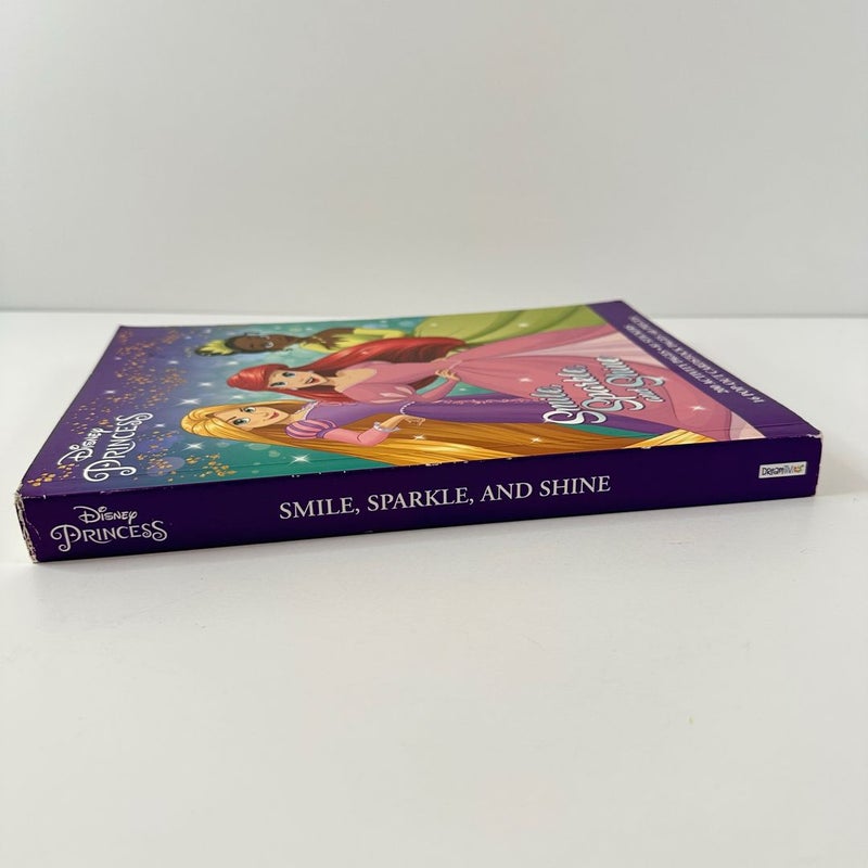 Disney Princess Smile, Sparkle and Shine Activity Book