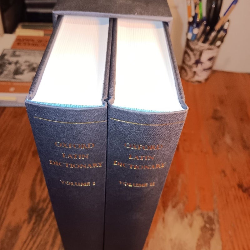 Oxford Latin Dictionary in 2 volume set in slip box 2016