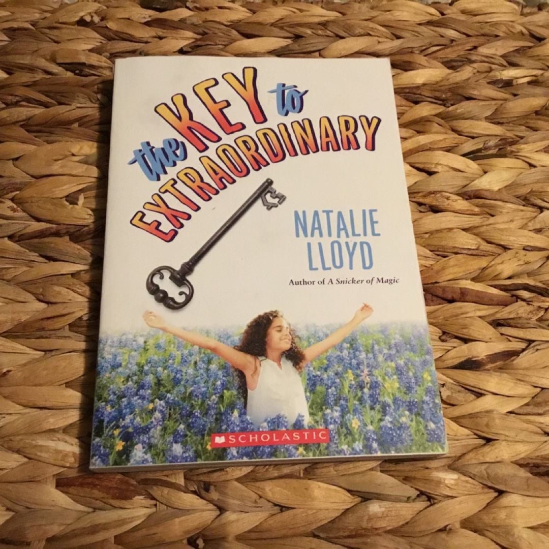 The key to extraordinary by Natalie Lloyd, Paperback Pangobooks