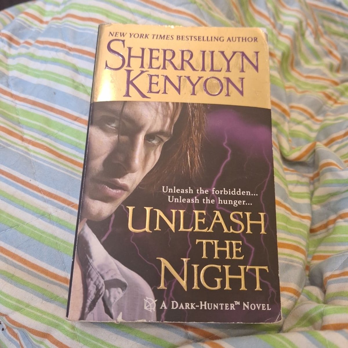 Unleash the night by Sherrilyn Kenyon, Paperback | Pangobooks