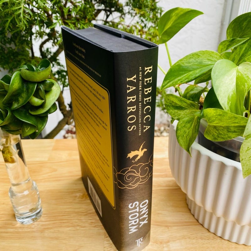Onyx Storm (Deluxe Limited Edition)