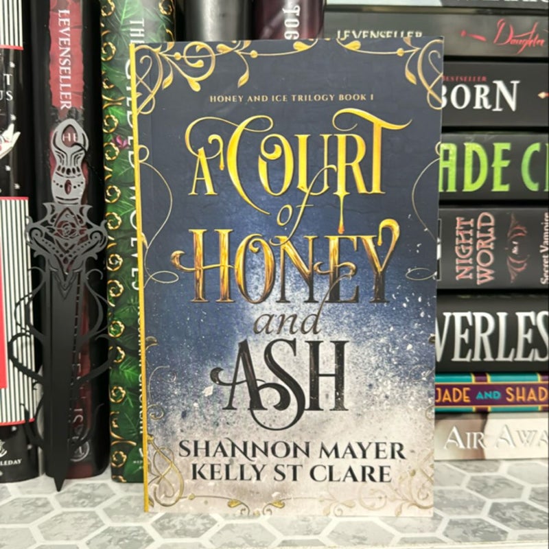 A Court of Honey and Ash