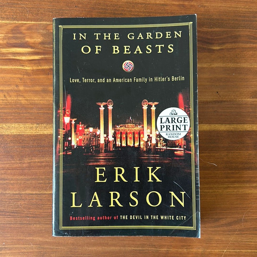 Erik　In　the　by　Garden　Beasts　of　Larson,　Paperback　Pangobooks