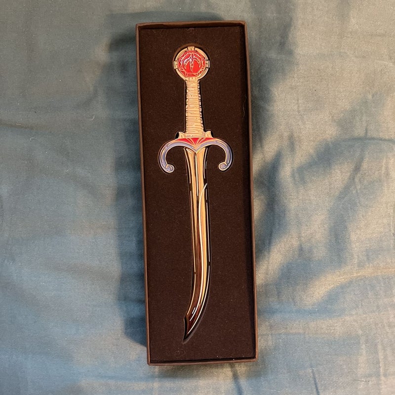 Illumicrate The Winner’s Curse Trilogy Special Edition with Sword Replica