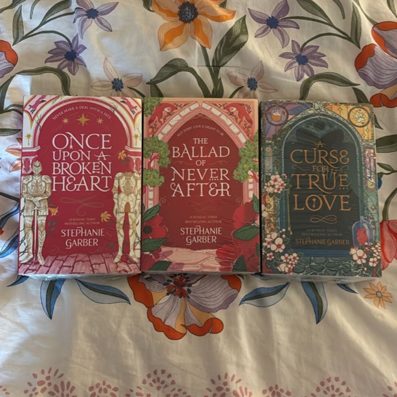 Once upon a Broken Heart-Brand New UK Pink Edition with One Turquoise Book Bundle
