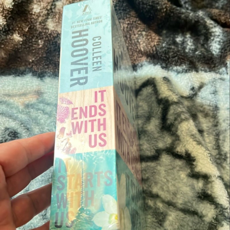 Colleen Hoover It Ends with Us Boxed Set