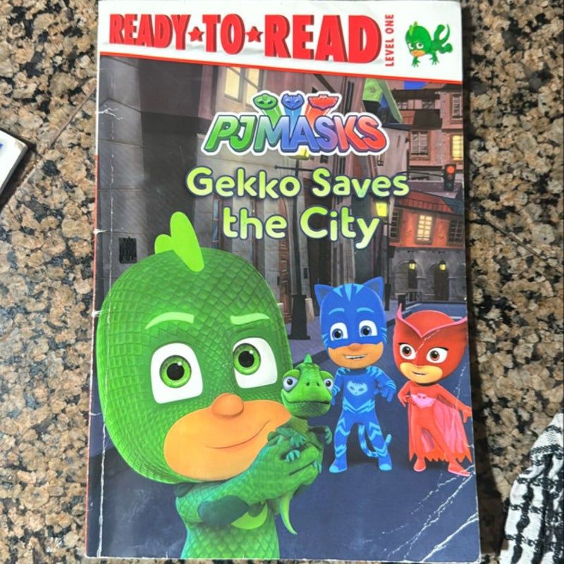 Pjmasks gecko saves the city 