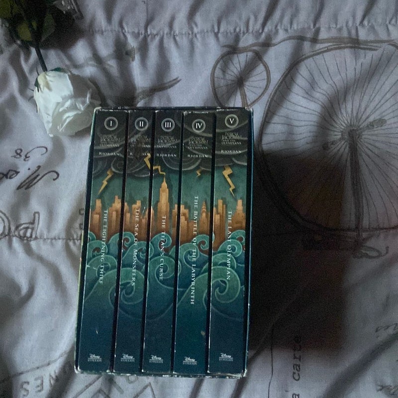 Percy Jackson and the Olympians 5 Book Paperback Boxed Set (new Covers W/poster)