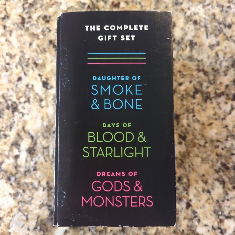 Daughter of Smoke and Bone: the Complete Gift Set