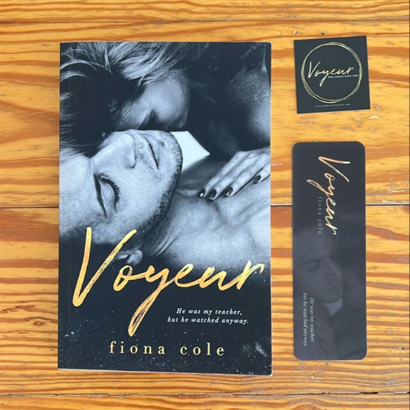 Voyeur OOP cover + bookmark (signed by author)