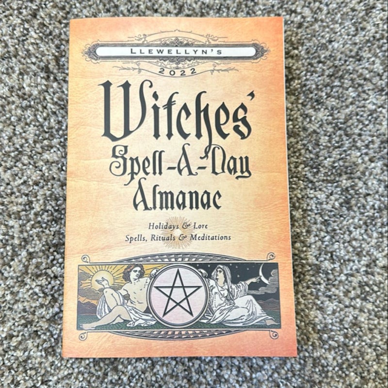 Llewellyn's 2022 Witches' Spell-A-Day Almanac