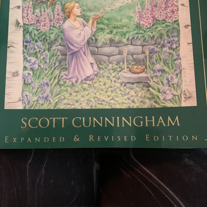 Cunningham's Encyclopedia of Magical Herbs