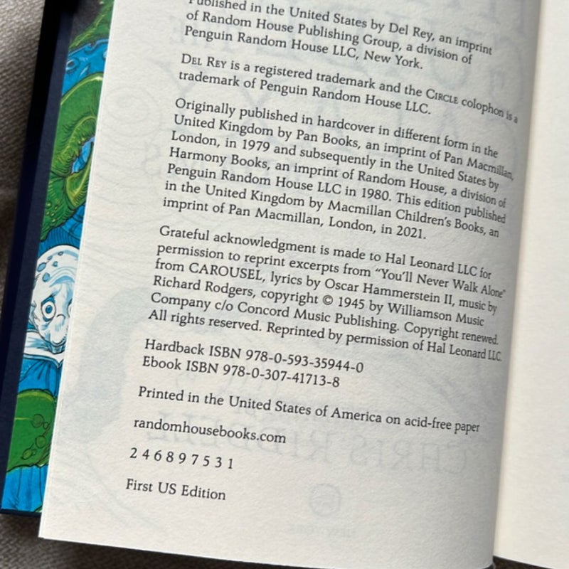 The Hitchhiker's Guide to the Galaxy: the Illustrated Edition