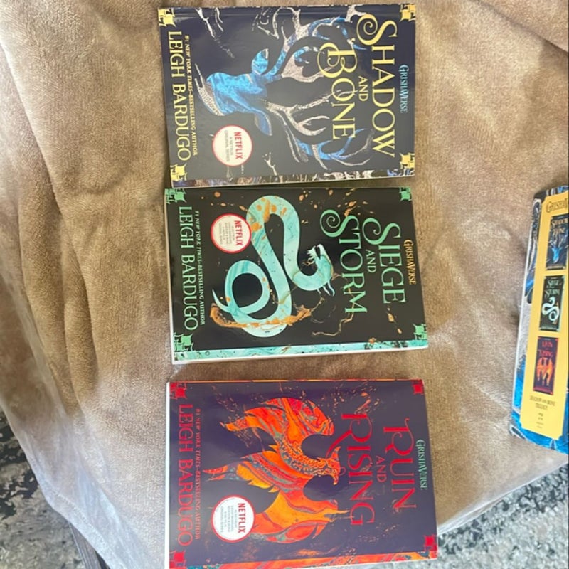 The Shadow and Bone Trilogy Boxed Set