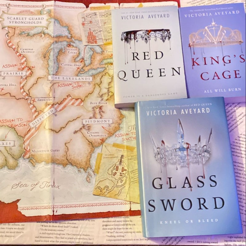 Red Queen series book 1-3 + map from series! 