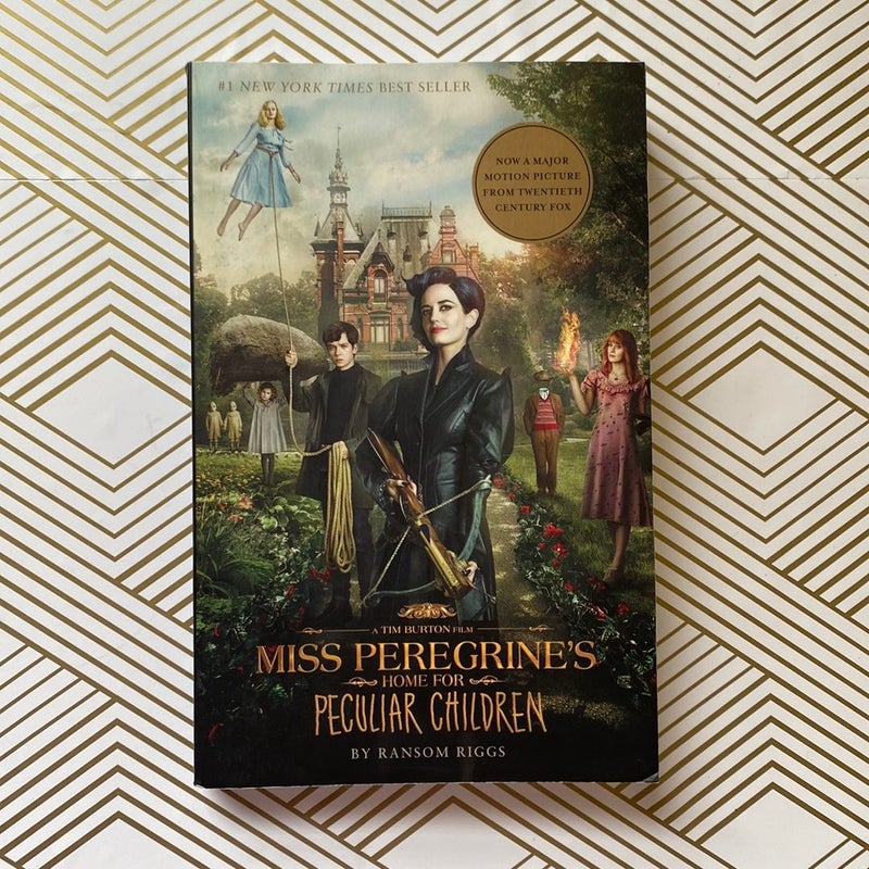 Miss Peregrine's Home for Peculiar Children (Movie Tie-In Edition)