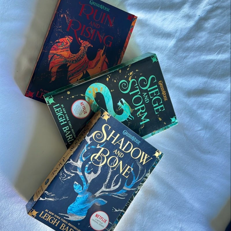 BUNDLE : Shadow and Bone, Siege and Storm, Ruin and Rising