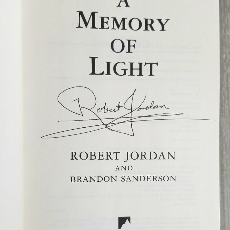 2012 WHEEL OF TIME A MEMORY OF LIGHT BOOK #14 ROBERT JORDAN 1ST ED. SIGNED MINT!
