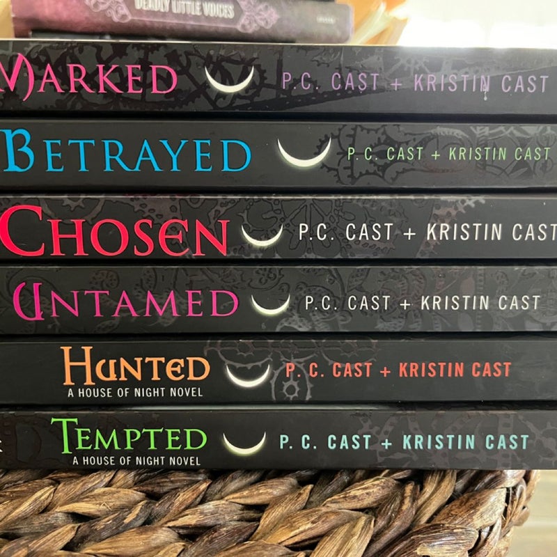 House of Night Series - 1st 6 Books of the Series