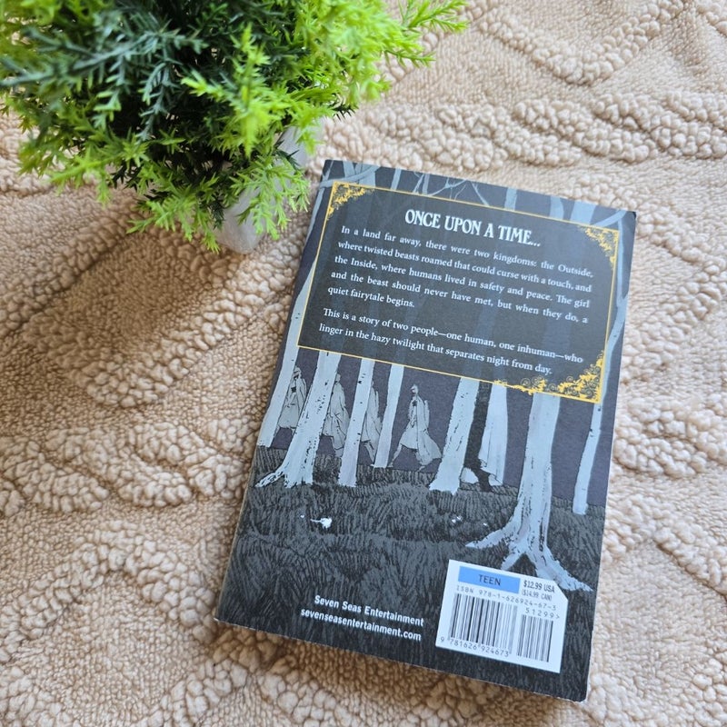 The Girl from the Other Side: Siúil, a Rún Vol. 1