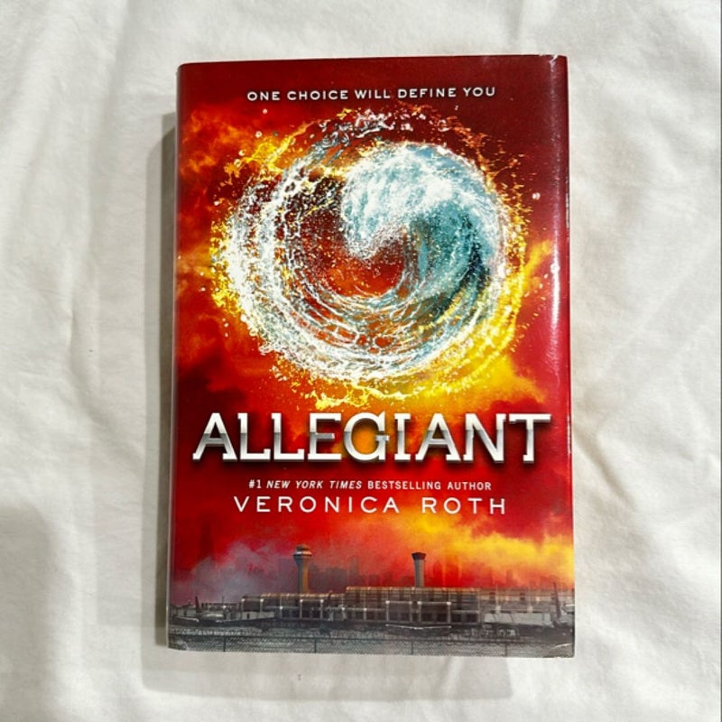 Allegiant (Divergent Trilogy: Book 3) 