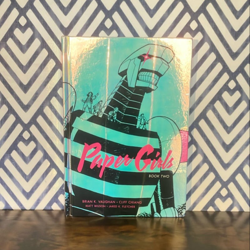 Paper Girls Deluxe Edition Volume 2