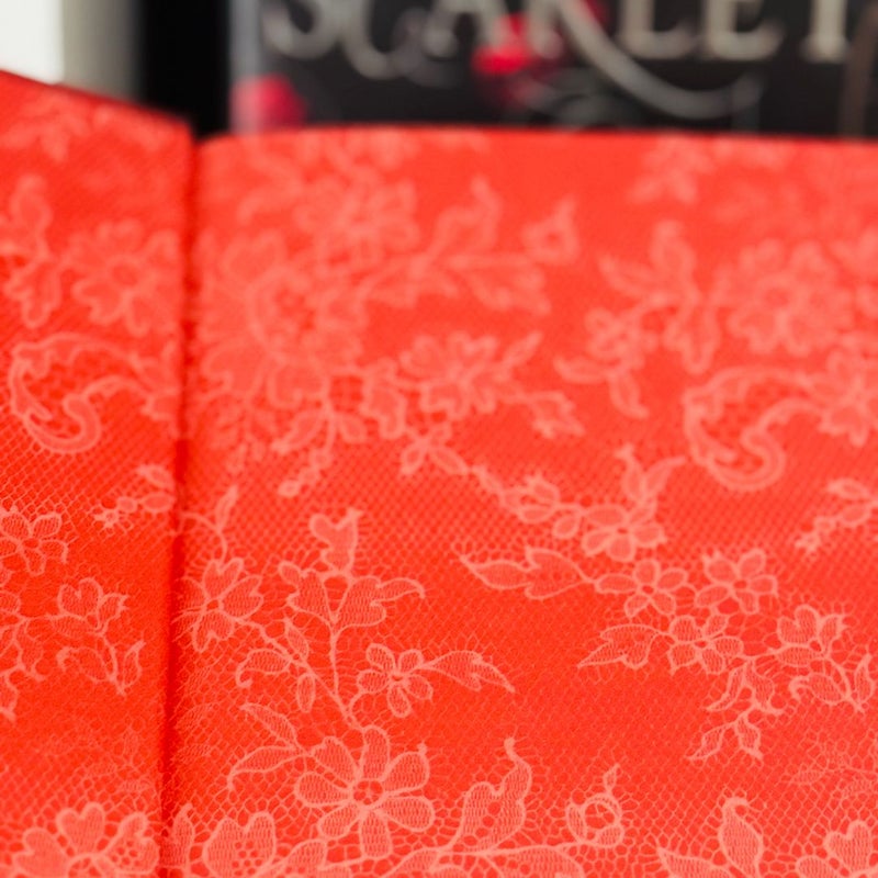 The Scarlet Veil (Waterstones)