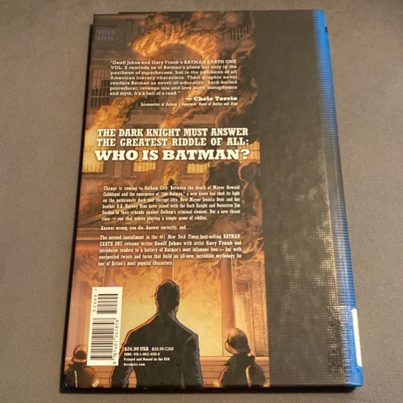 Batman: Earth One Vol. 2