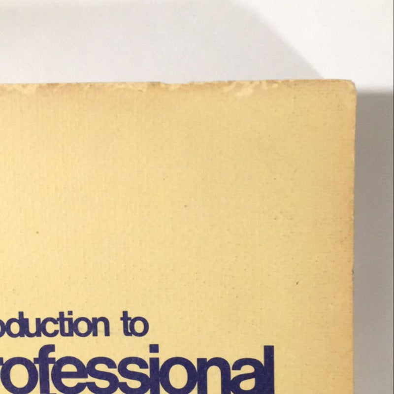 Introduction to professional food service. 1971