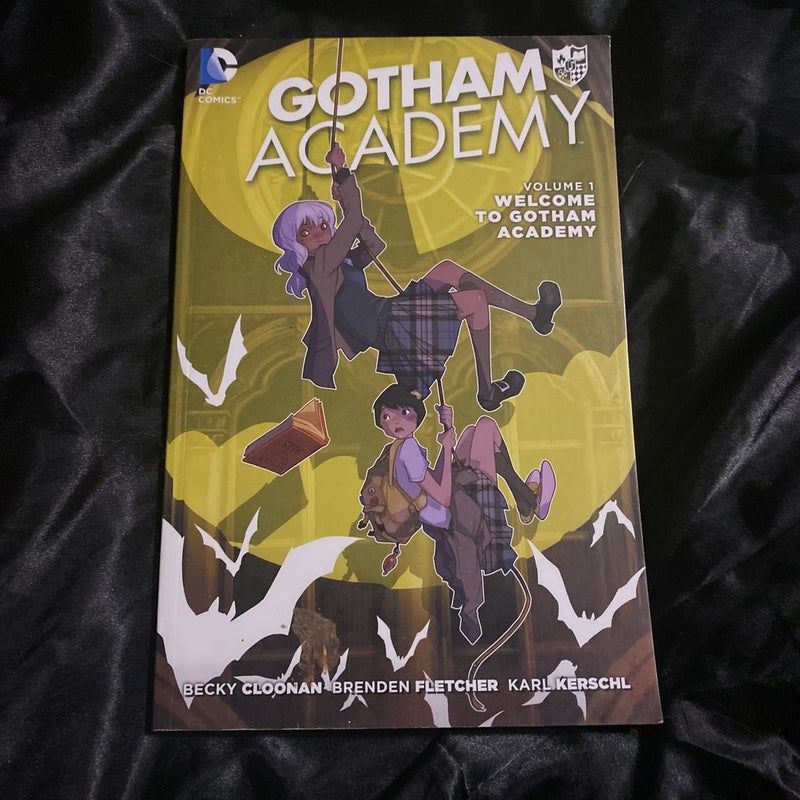 Gotham Academy Vol. 1: Welcome to Gotham Academy (the New 52)